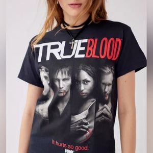 UO True Blood Shrunken Tee S